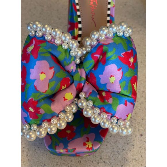 Betsy Johnson Mule heels - Picture 10 of 10